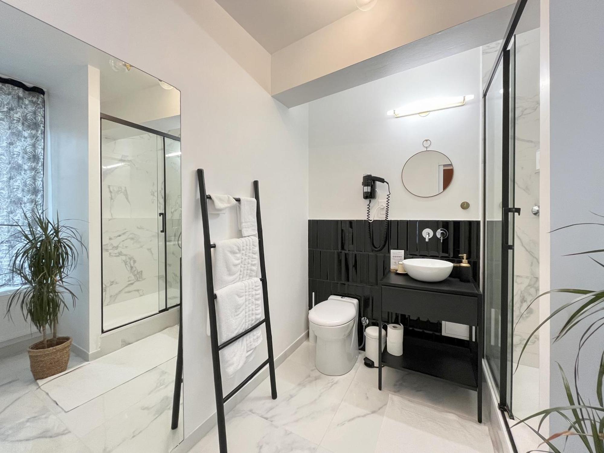 Hotel Du Commerce Клюні Екстер'єр фото