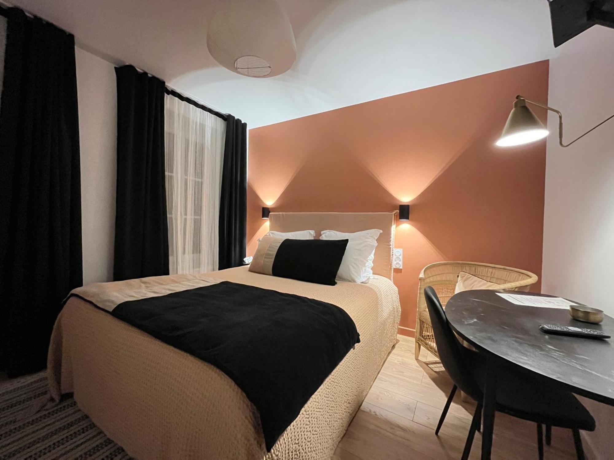 Hotel Du Commerce Клюні Екстер'єр фото