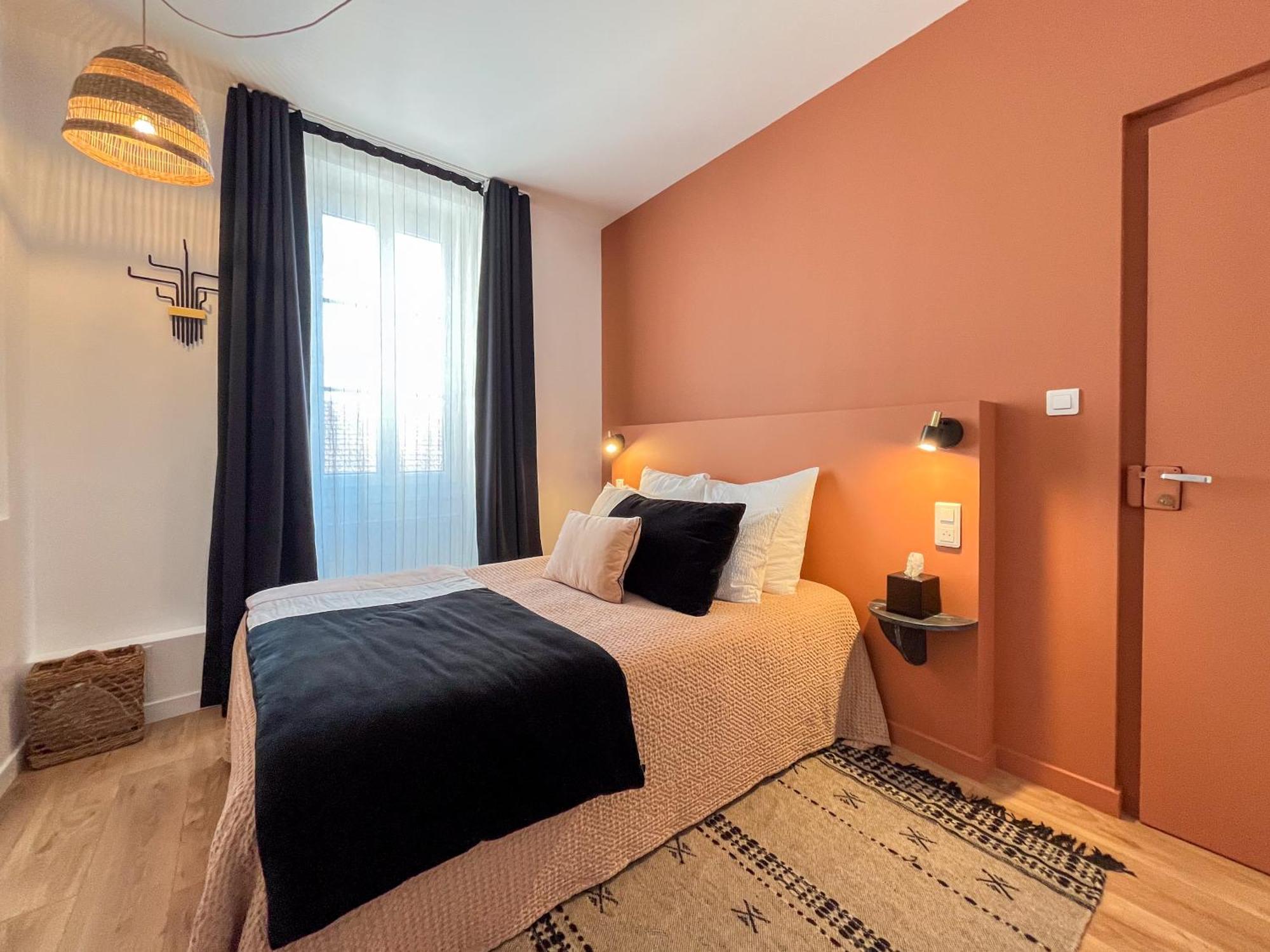 Hotel Du Commerce Клюні Екстер'єр фото